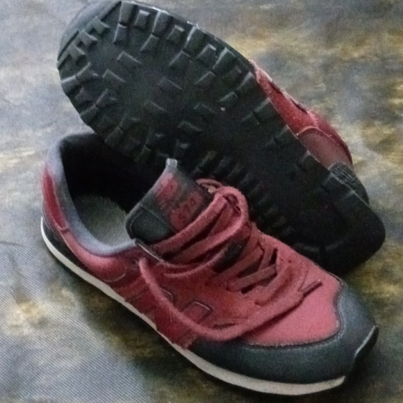 Shoes - Picture 2 of 4